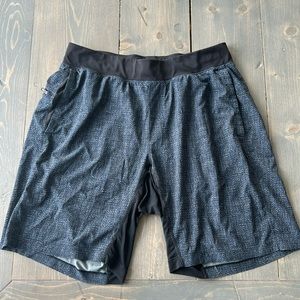 Lulu Lemon Mens Workout Shorts - Size M
